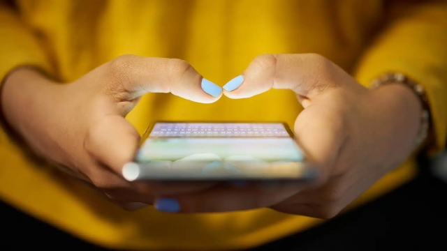 The Case Against Being ‘Always Online’: How Hyperconnectivity Is Destroying Your Creativity